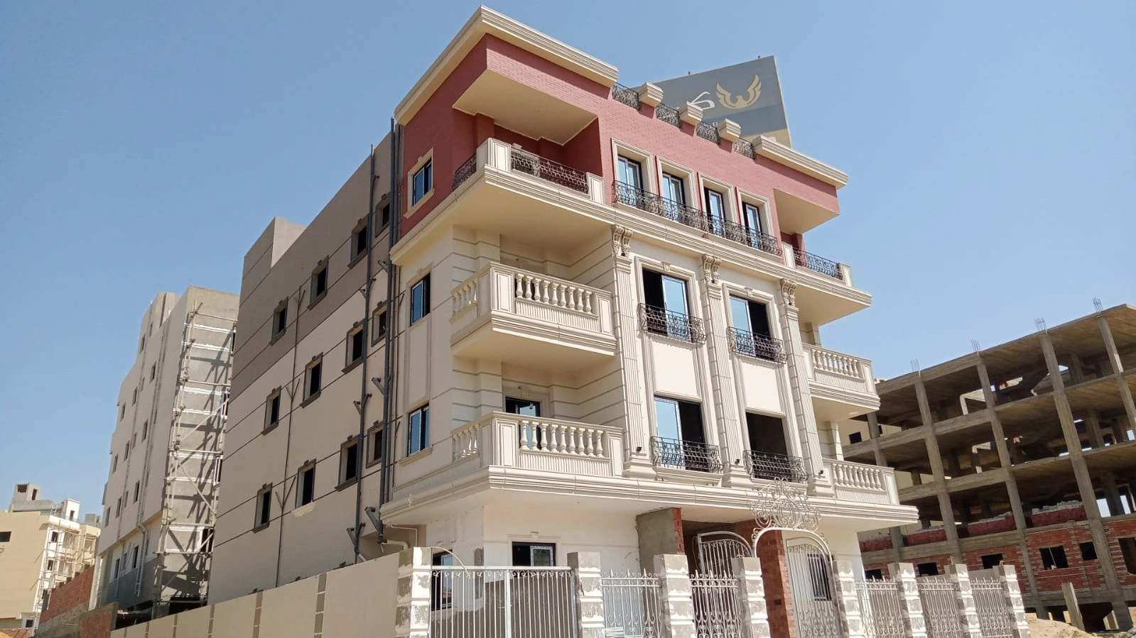 شقق كمبوند بالنسيا الشروق